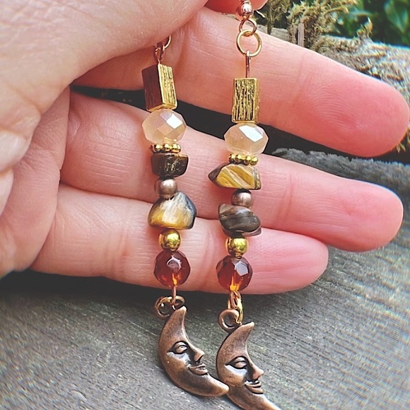 Tigers Eye Crescent Moon Hand Handcrafted Earrings - Picture 2 of 3